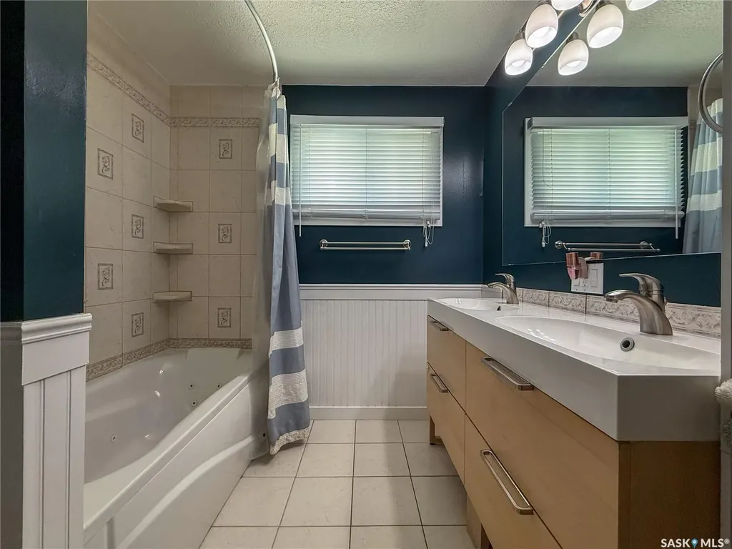 223 2nd Avenue E Frontier SK S0N 0W0