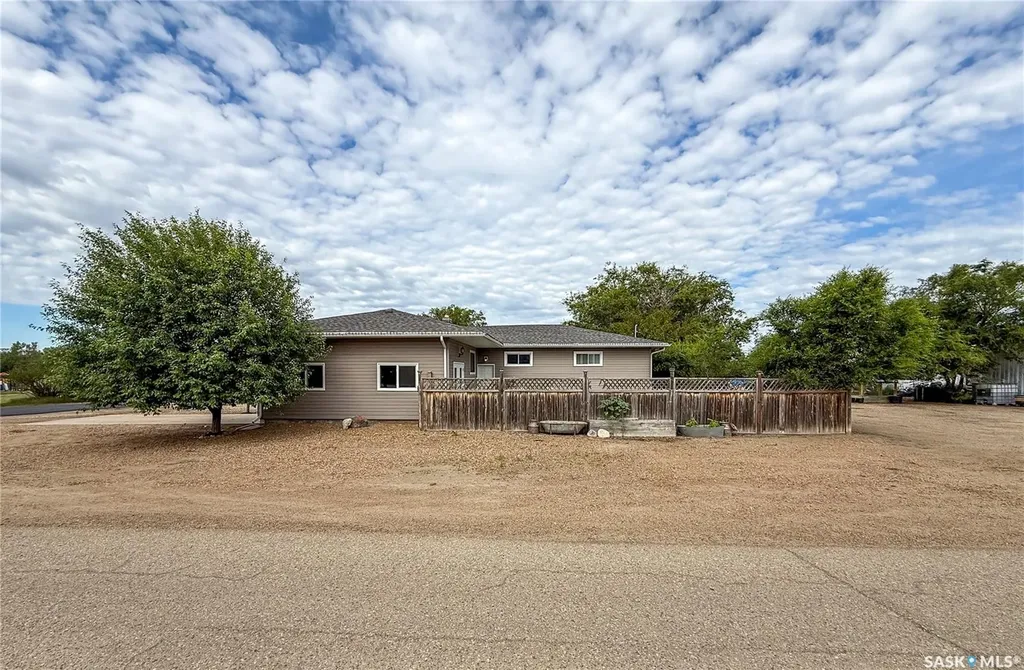 223 2nd Avenue E Frontier SK S0N 0W0