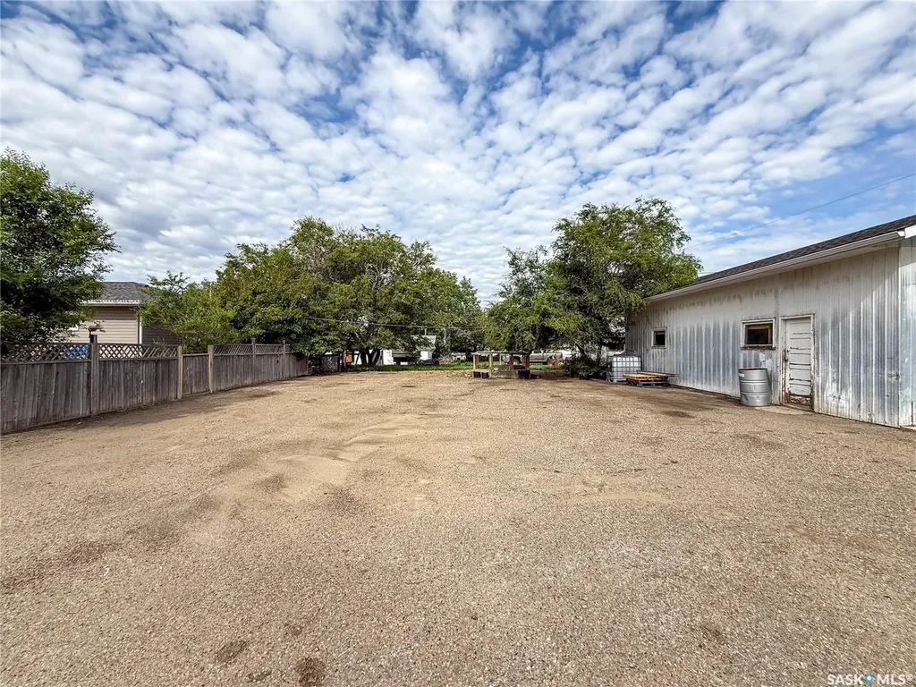 223 2nd Avenue E Frontier SK S0N 0W0