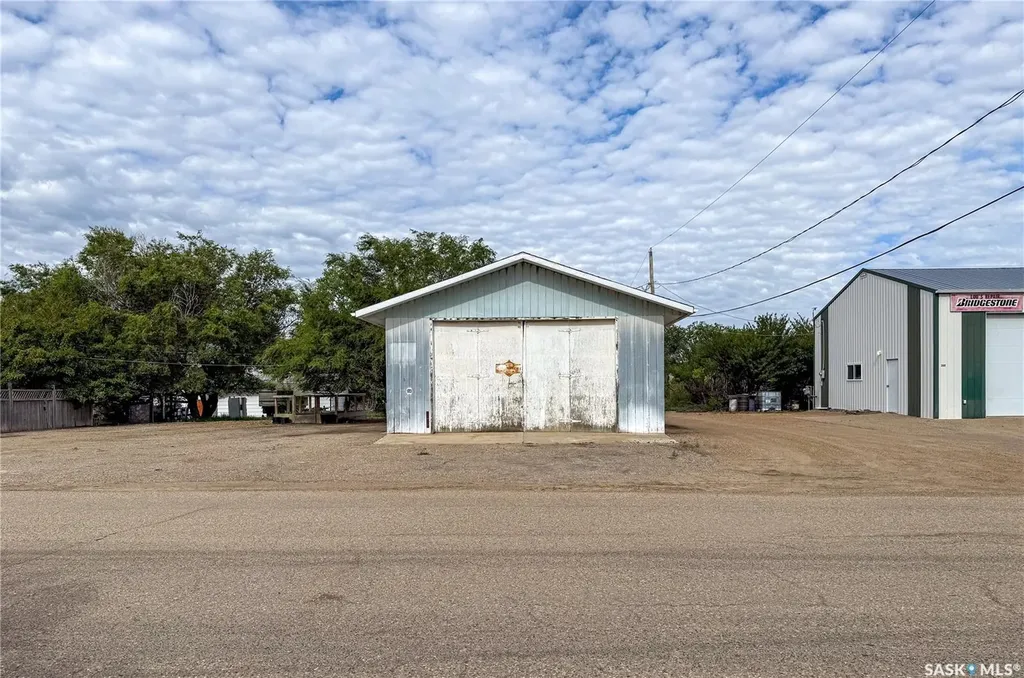 223 2nd Avenue E Frontier SK S0N 0W0