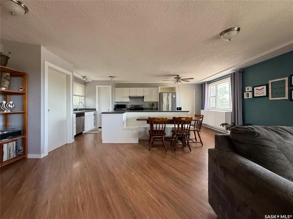 223 2nd Avenue E Frontier SK S0N 0W0