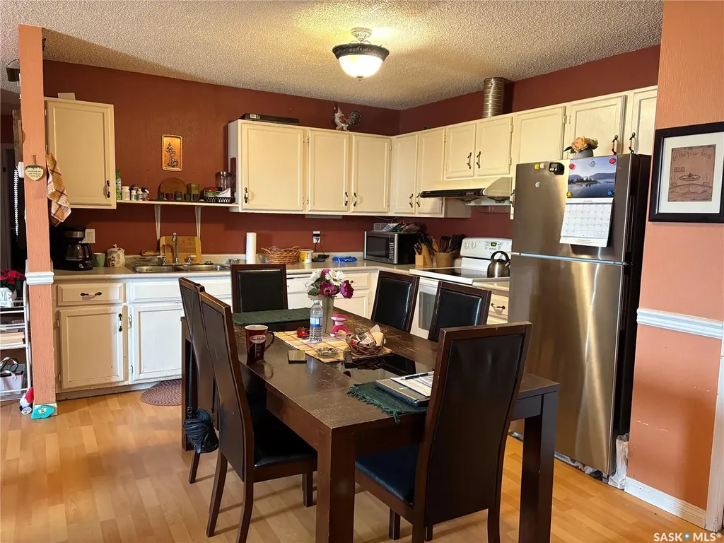 304 King Edward Street Davidson SK S7K 2Y7