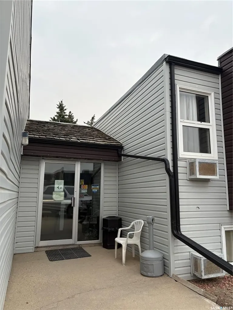304 King Edward Street Davidson SK S7K 2Y7