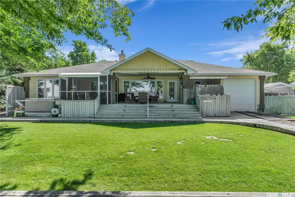 430 Poplar Drive Katepwa Beach SK S0G 2K0