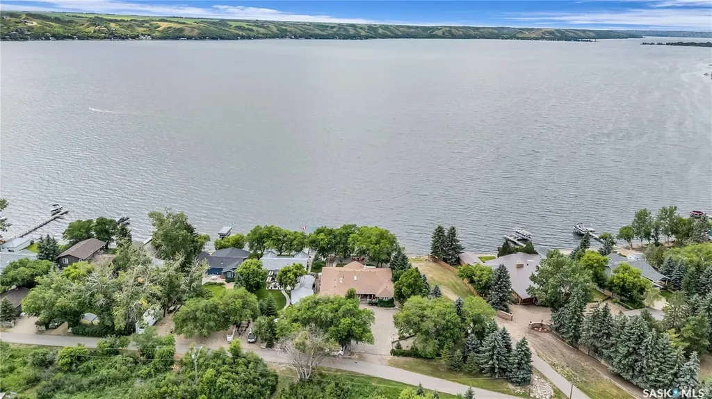 430 Poplar Drive Katepwa Beach SK S0G 2K0