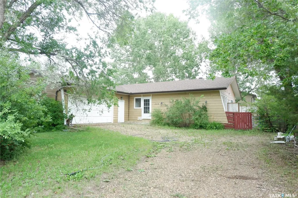 235 King Street Coronach SK S0H 0Z0