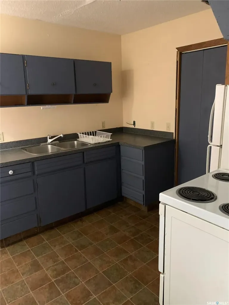 2346 Winnipeg Street Regina SK S4P 1H3