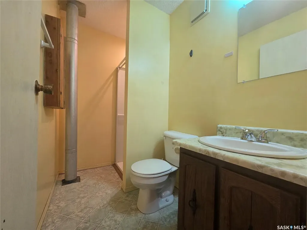 215 Heward Street Stoughton SK S0G 4T0