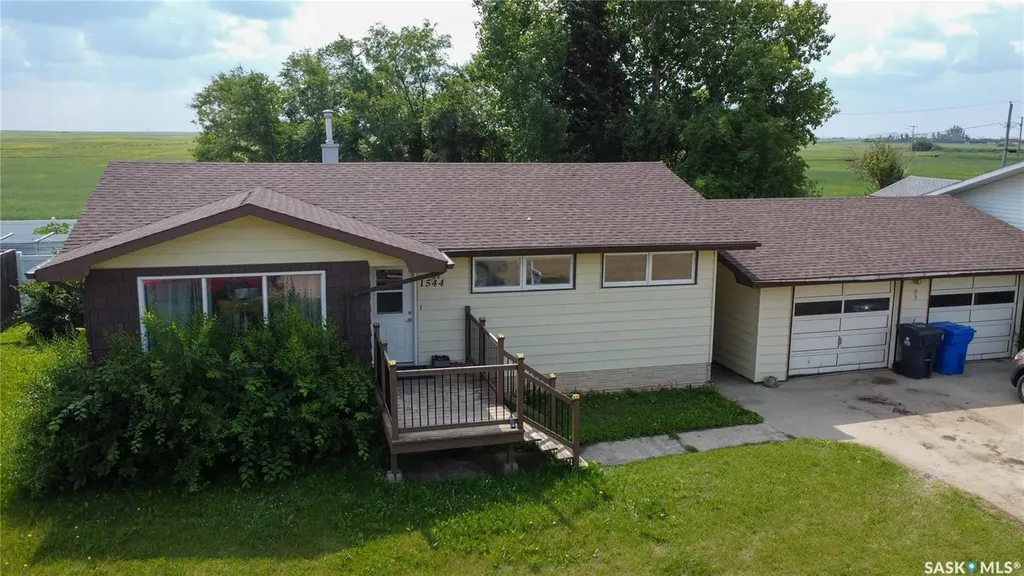 1544 Frohlick Street Holdfast SK S0G 2H0