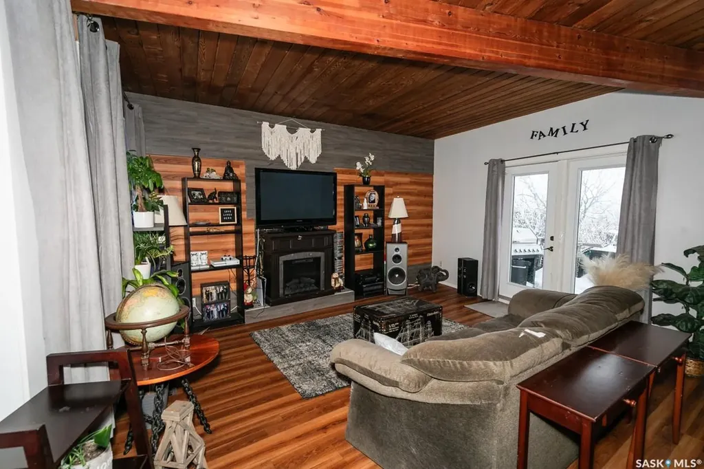 335 Yukon Avenue Kerrobert SK S0L 1R0