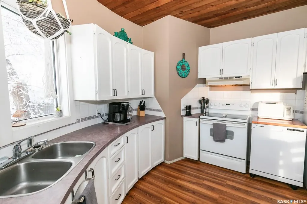 335 Yukon Avenue Kerrobert SK S0L 1R0