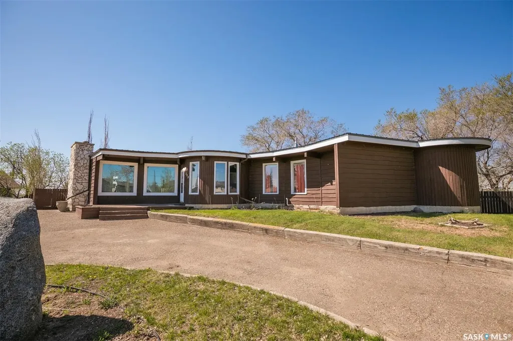 335 Yukon Avenue Kerrobert SK S0L 1R0