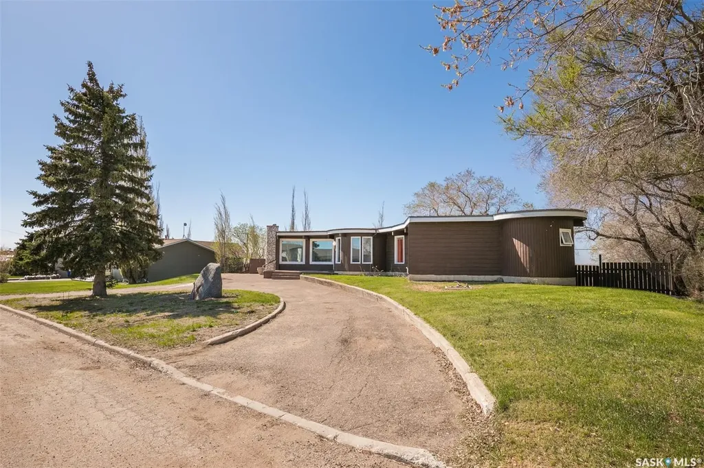 335 Yukon Avenue Kerrobert SK S0L 1R0