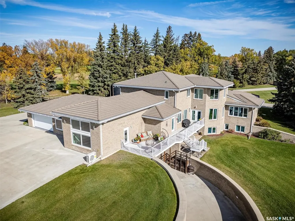 9 Cherry Lane Corman Park Rm No. 344 SK S7T 1A1