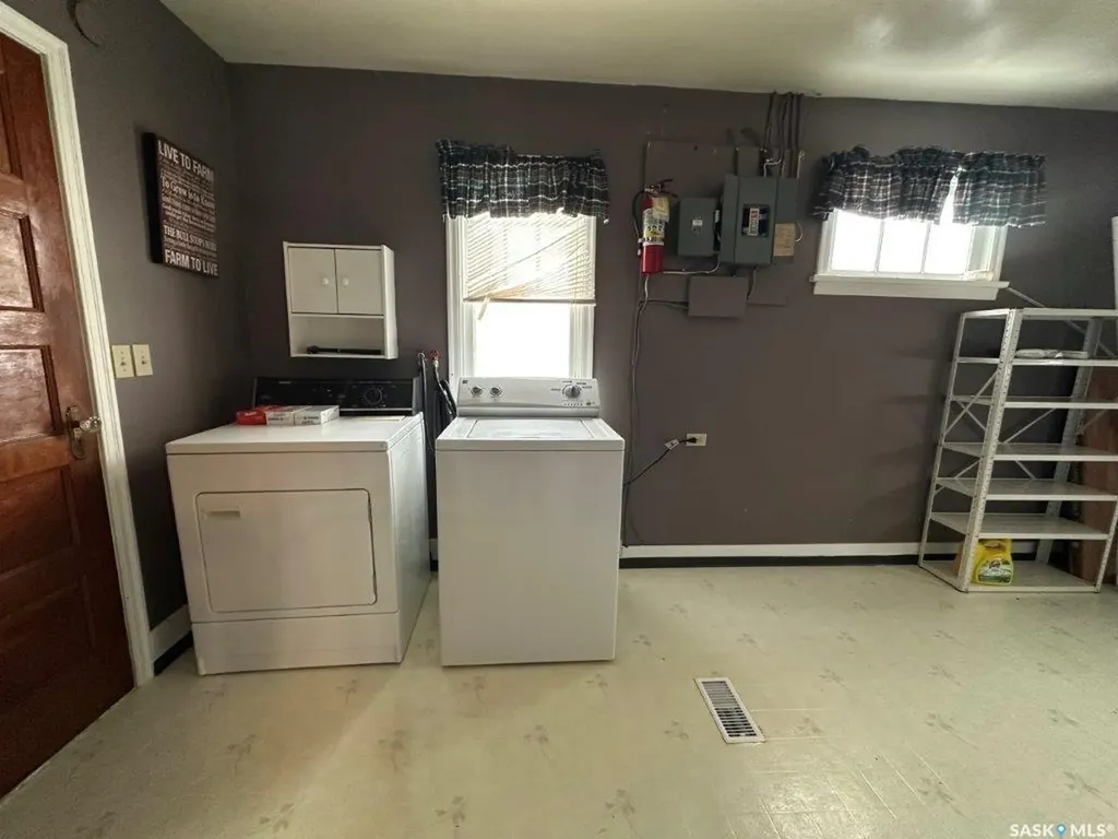 69 Railway Avenue Kindersley Rm No. 290 SK S0L 1S0