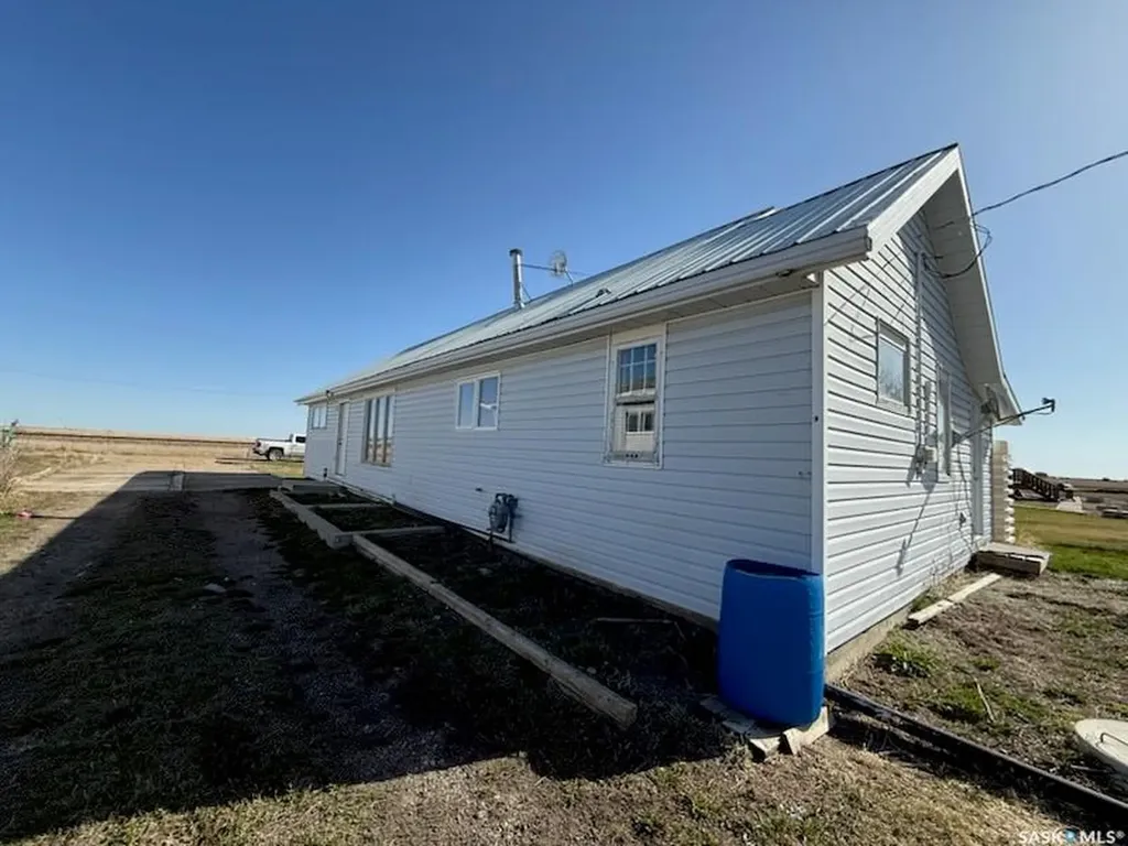 69 Railway Avenue Kindersley Rm No. 290 SK S0L 1S0
