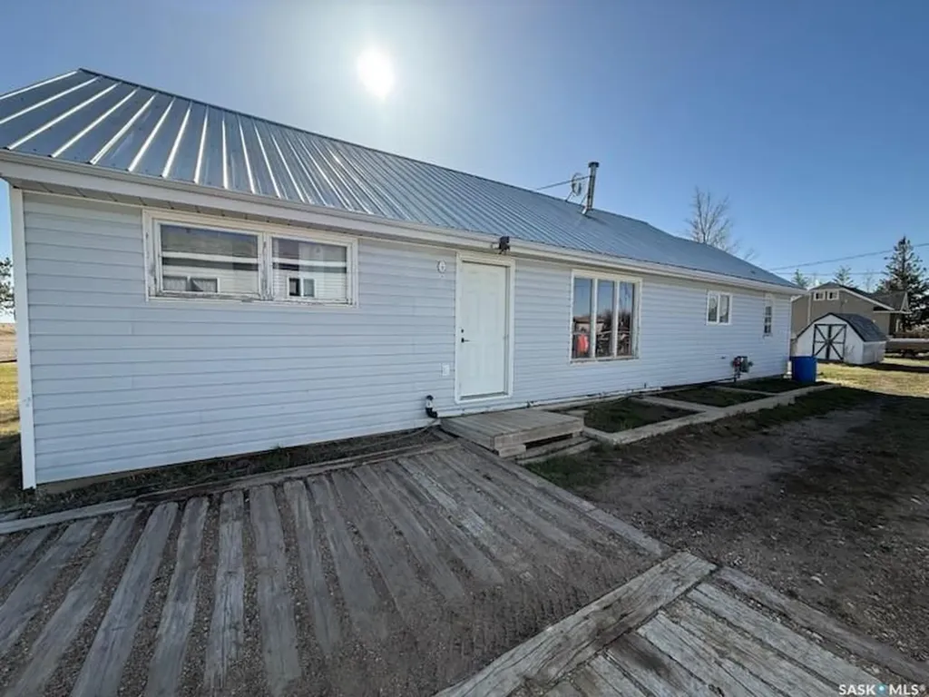 69 Railway Avenue Kindersley Rm No. 290 SK S0L 1S0