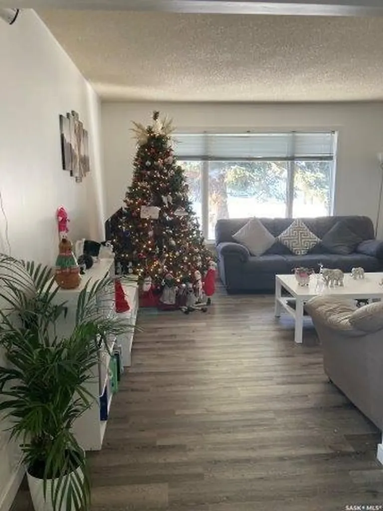 212 Fourth Street NE Ituna SK S0A 1N0