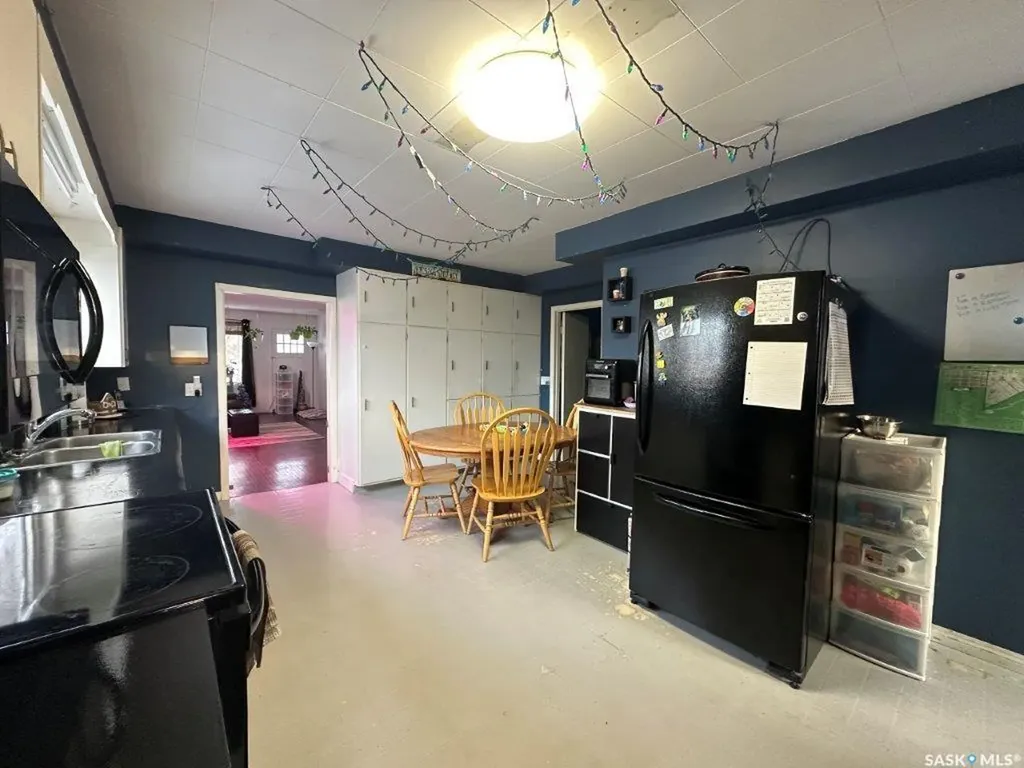 113 4th Avenue E Kindersley SK S0L 1S0