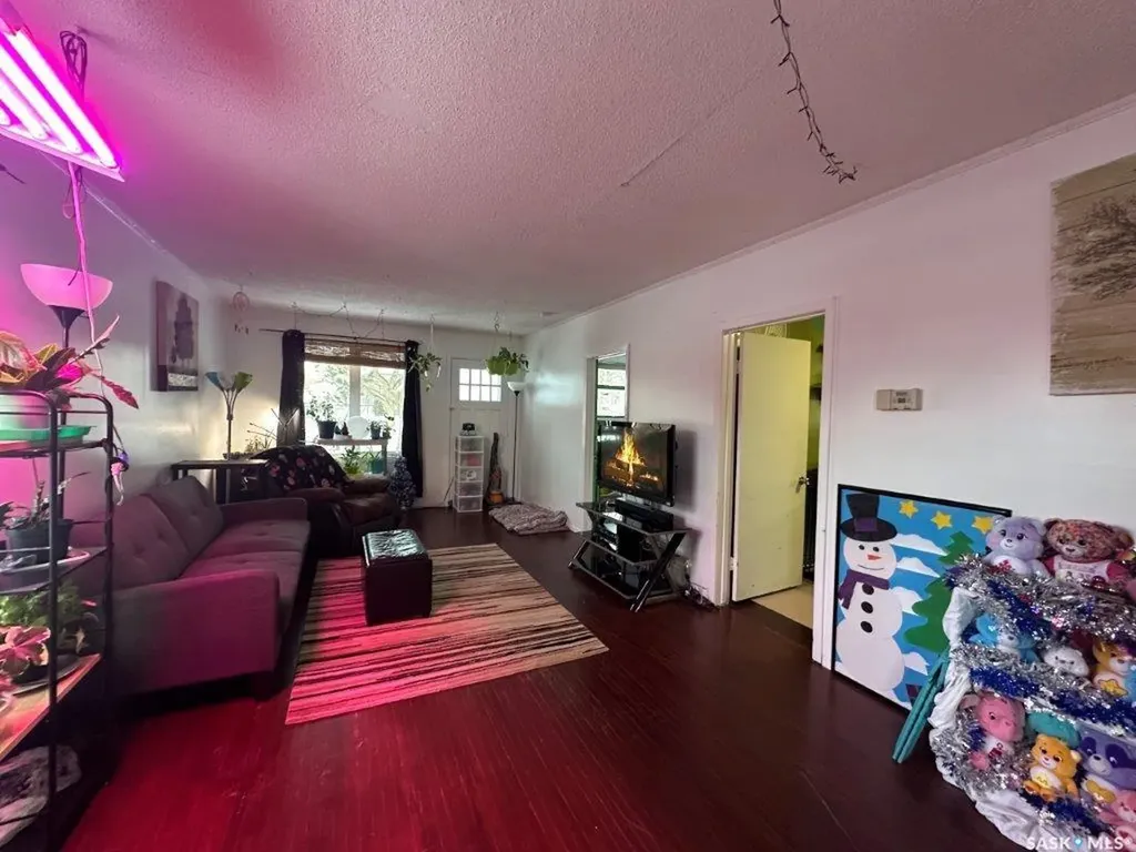 113 4th Avenue E Kindersley SK S0L 1S0