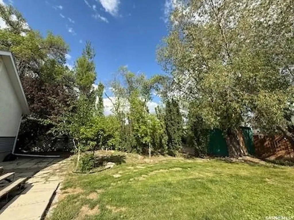 113 4th Avenue E Kindersley SK S0L 1S0