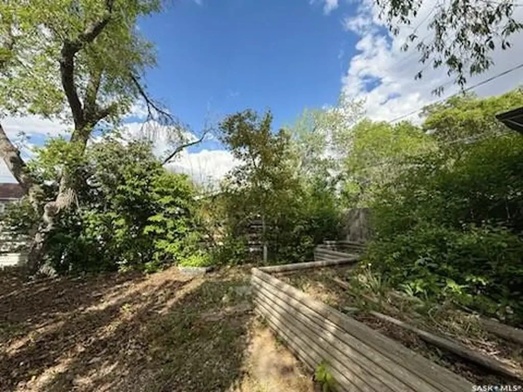 113 4th Avenue E Kindersley SK S0L 1S0