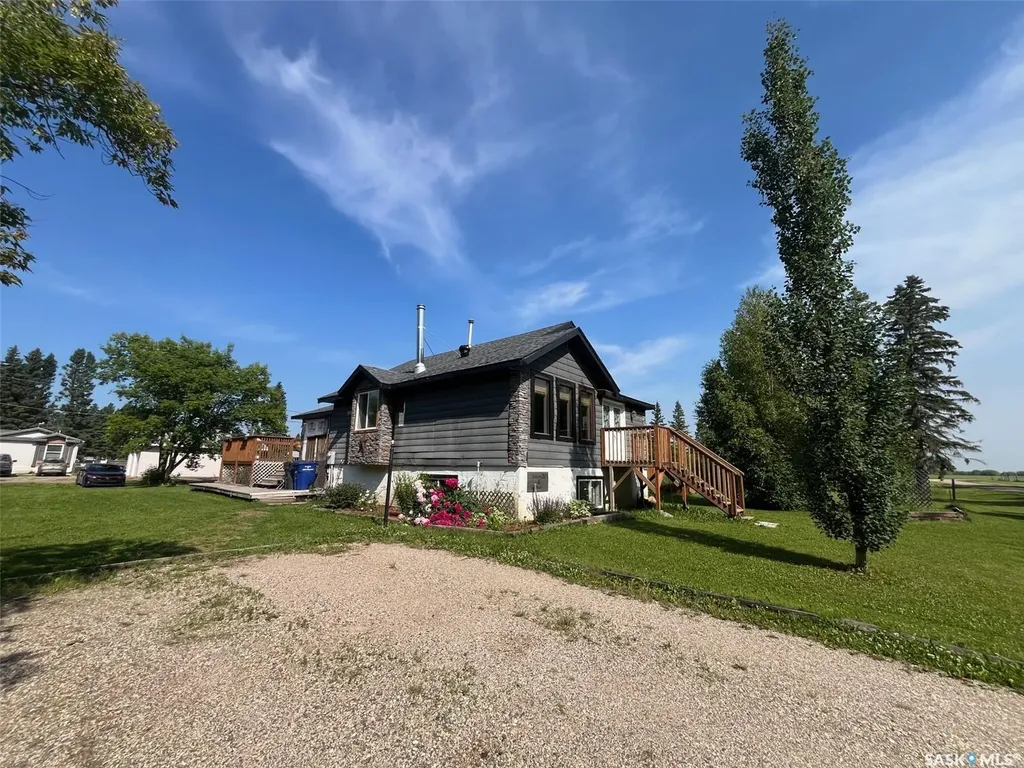 201 7th Street E Choiceland SK S0J 0M0