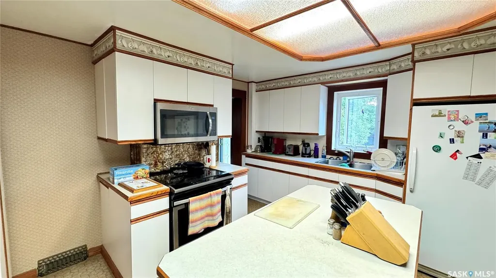 106 2nd Street E Dinsmore SK S0L 0T0