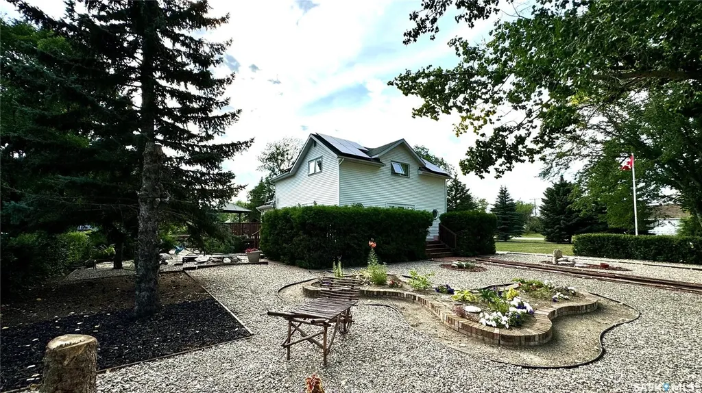106 2nd Street E Dinsmore SK S0L 0T0