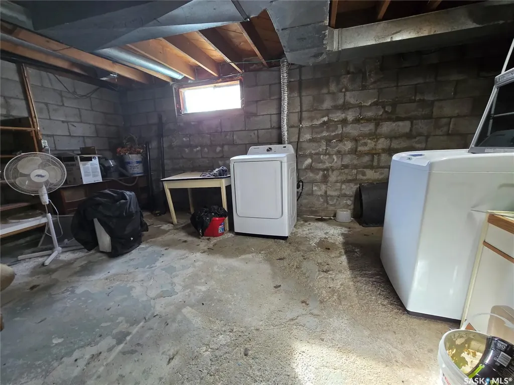 33 4th Avenue E Central Butte SK S0H 0A1