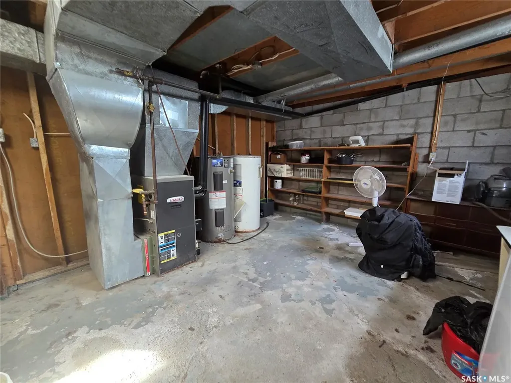 33 4th Avenue E Central Butte SK S0H 0A1