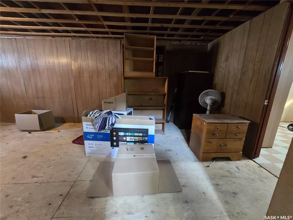 33 4th Avenue E Central Butte SK S0H 0A1