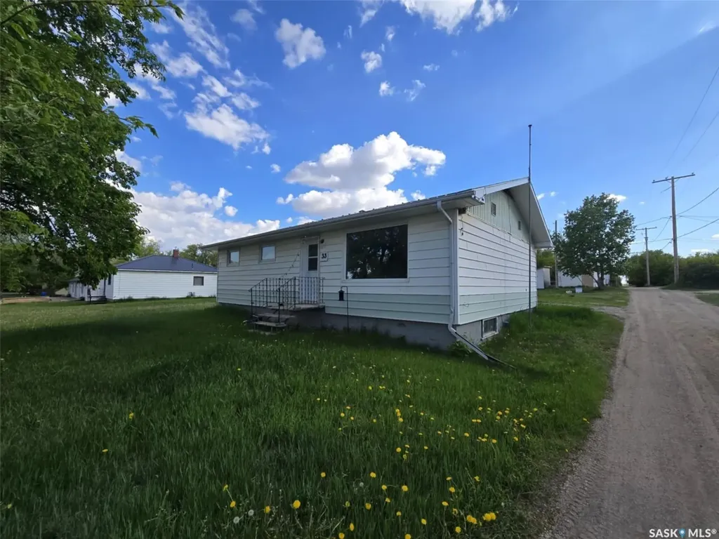 33 4th Avenue E Central Butte SK S0H 0A1