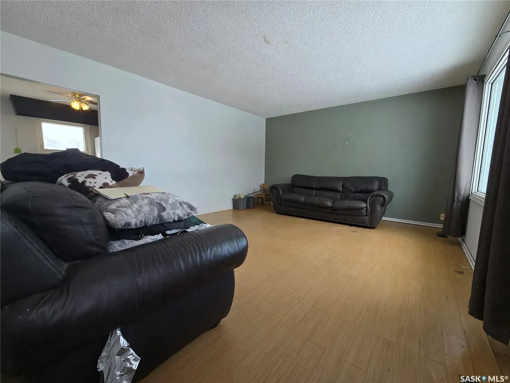 33 4th Avenue E Central Butte SK S0H 0A1