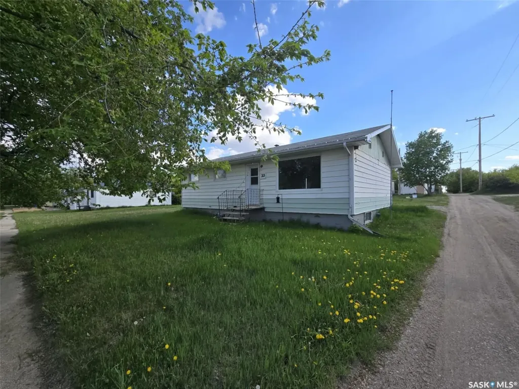 33 4th Avenue E Central Butte SK S0H 0A1