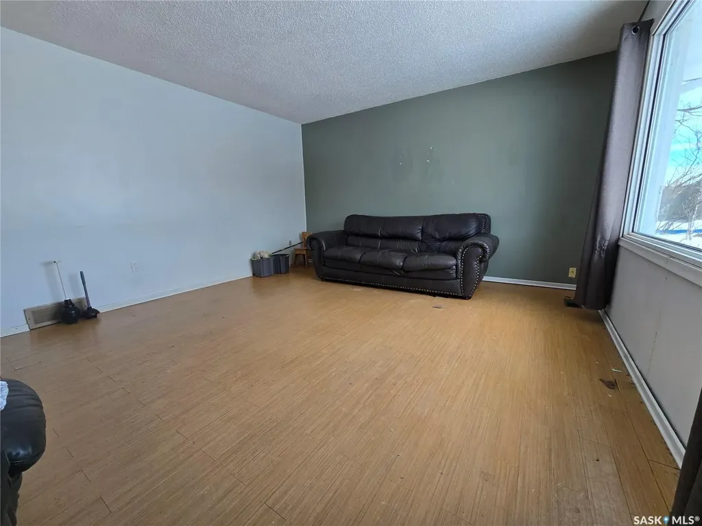 33 4th Avenue E Central Butte SK S0H 0A1