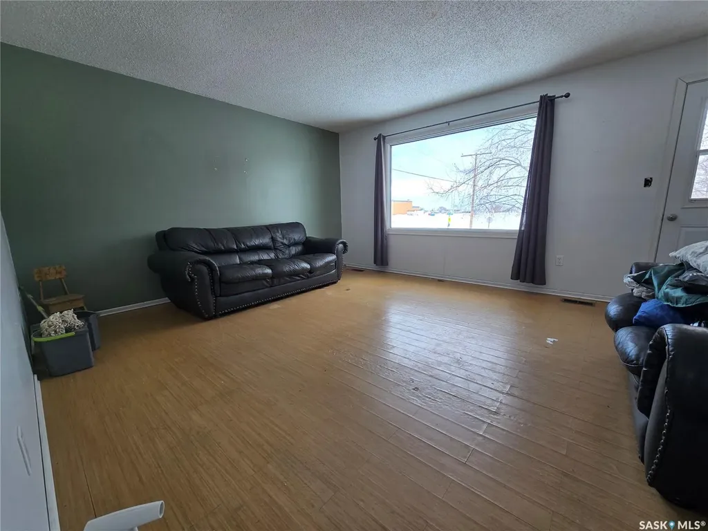 33 4th Avenue E Central Butte SK S0H 0A1