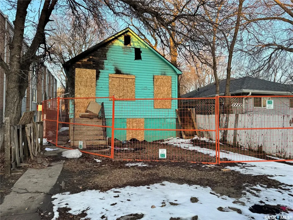 120 T Avenue S Saskatoon SK S7M 3A8