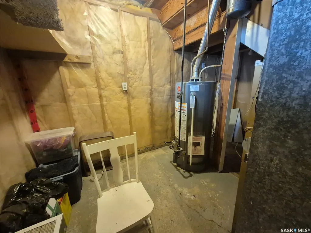 1118 Park Avenue Weyburn SK S4H 0K5