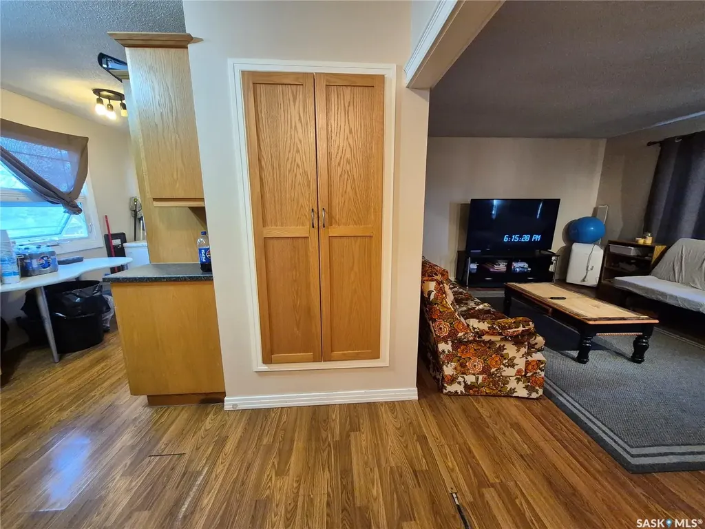 1118 Park Avenue Weyburn SK S4H 0K5