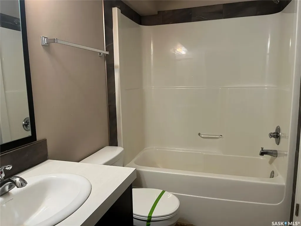 5612 Gordon Road Regina SK S4P 2T1
