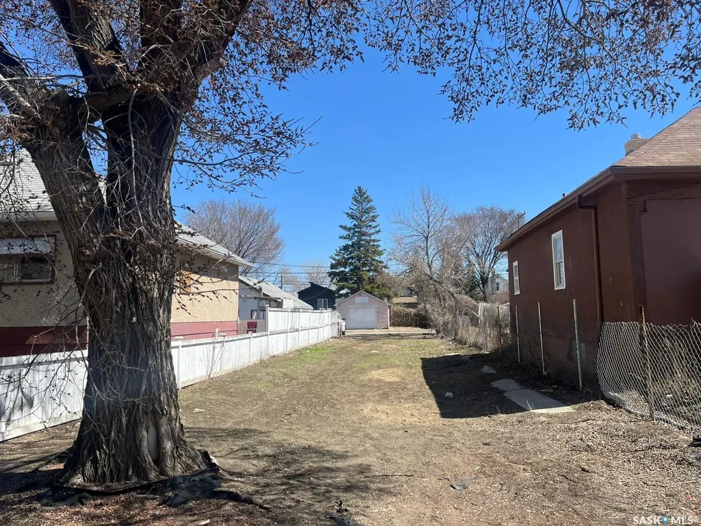 1657 Toronto Street Regina SK S4P 1M3