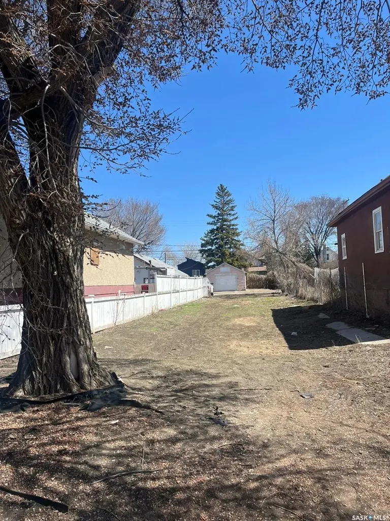 1657 Toronto Street Regina SK S4P 1M3