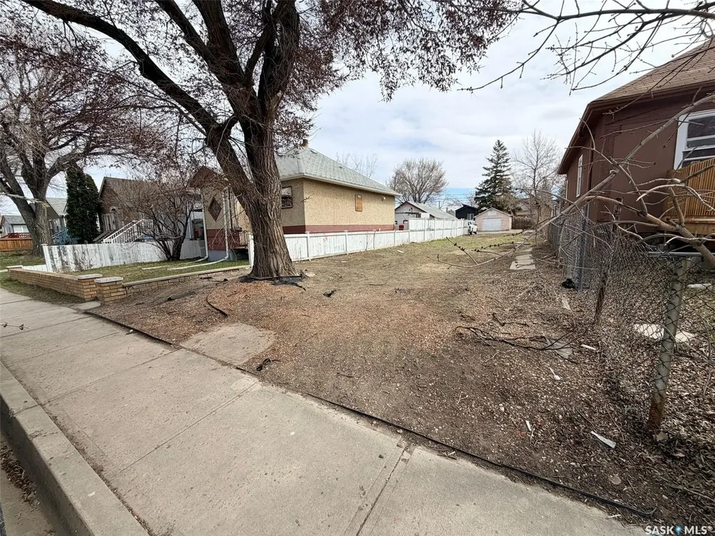 1657 Toronto Street Regina SK S4P 1M3