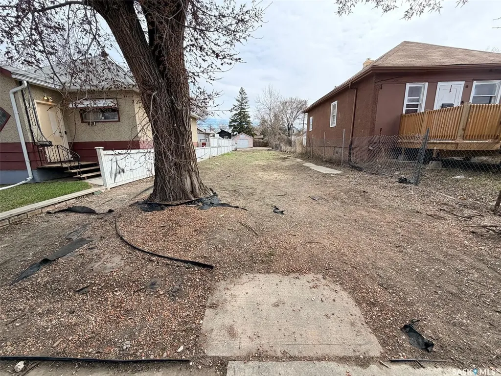 1657 Toronto Street Regina SK S4P 1M3