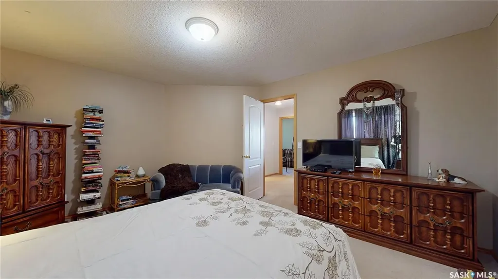 11172 Wascana Meadows Regina SK S4V 2W2