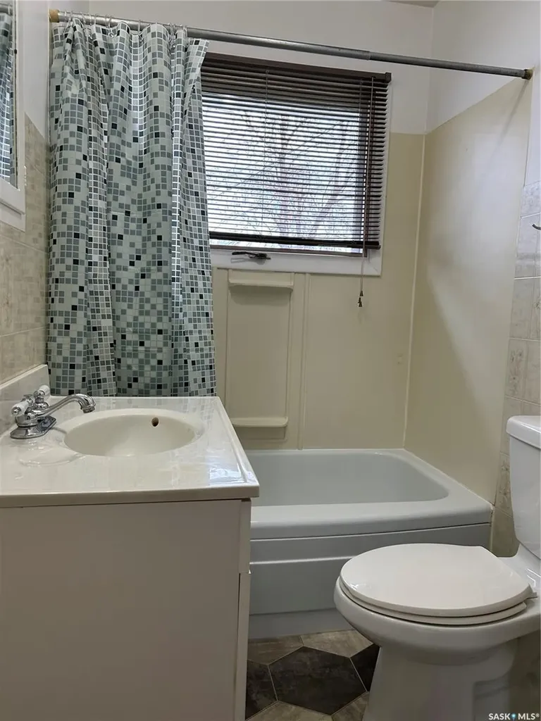 1809 2nd Street Estevan SK S4A 0N4