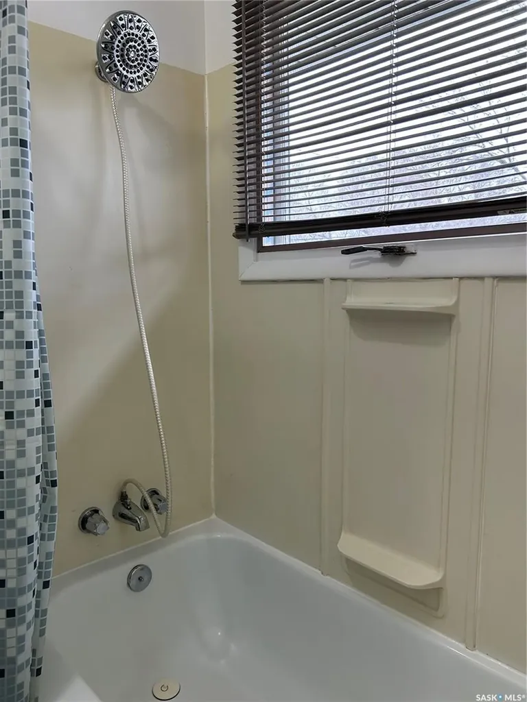 1809 2nd Street Estevan SK S4A 0N4