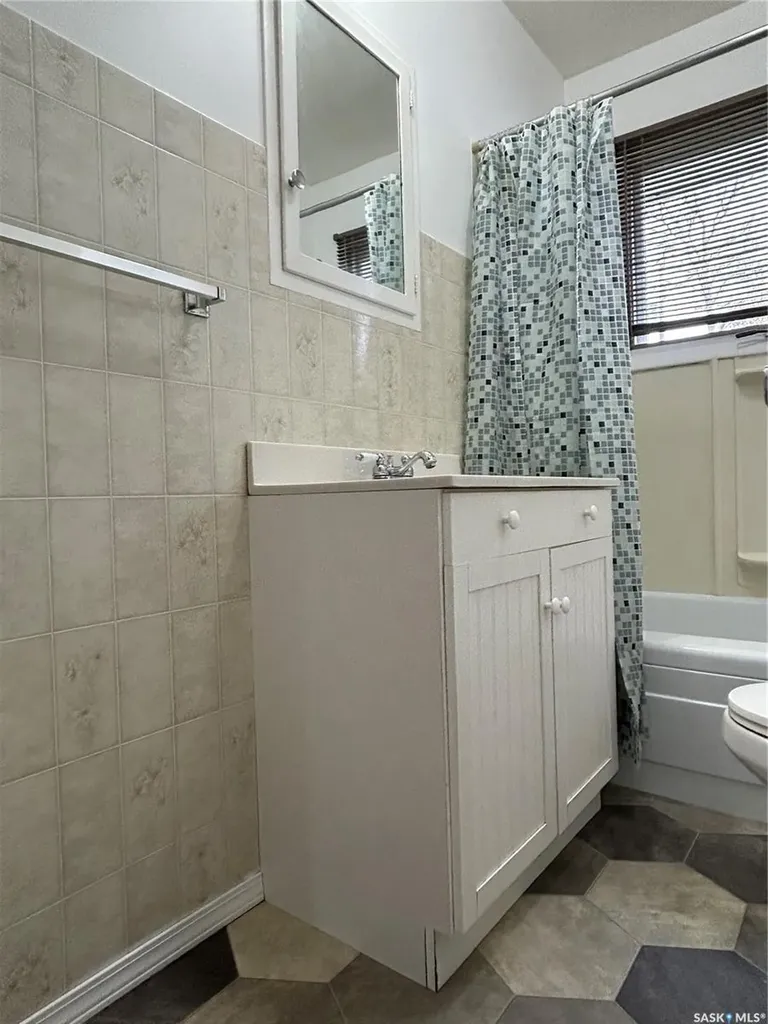 1809 2nd Street Estevan SK S4A 0N4