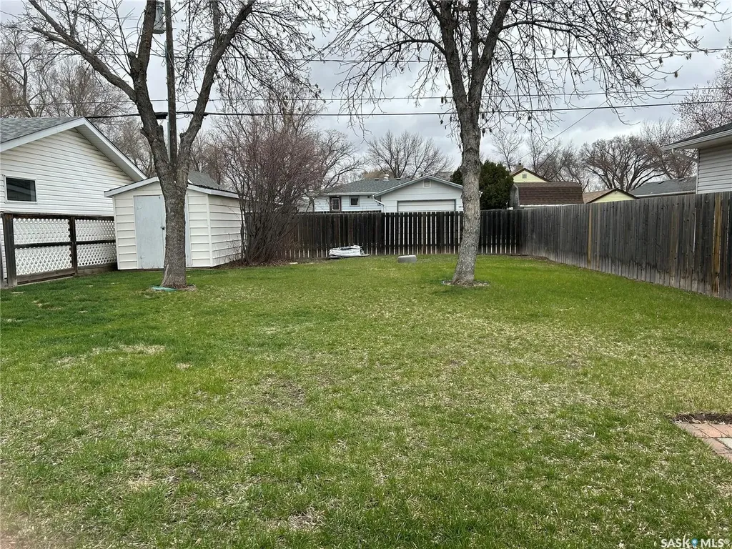 1809 2nd Street Estevan SK S4A 0N4